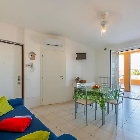Apartment With Terrace & Parking Near The Sea Marotta