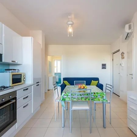 Guesthost - With Terrace & Parking Near The Sea Apartament Marotta