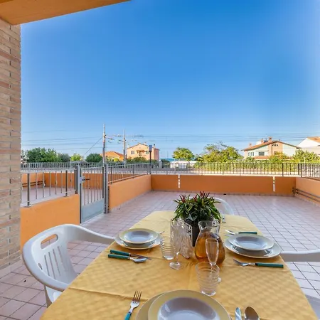 With Terrace & Parking Near The Sea * Marotta